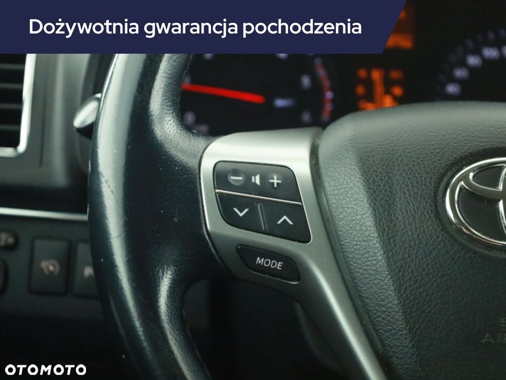Toyota Avensis - 17