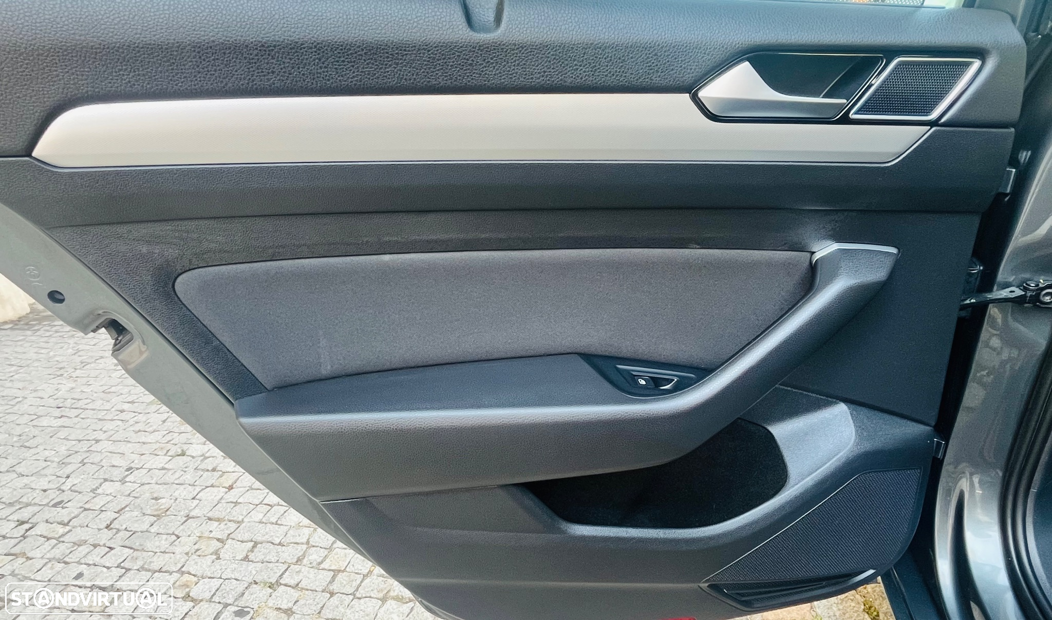 VW Passat Variant 2.0 TDi Confortline - 46