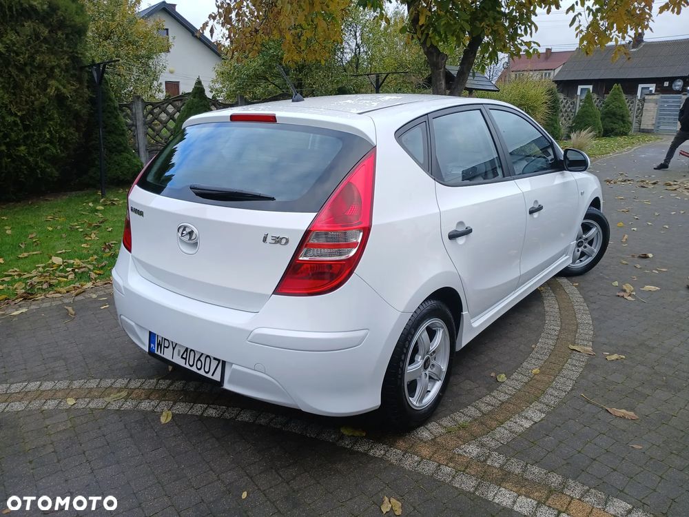 Hyundai i30 1.4 FIFA WM Edition - 9