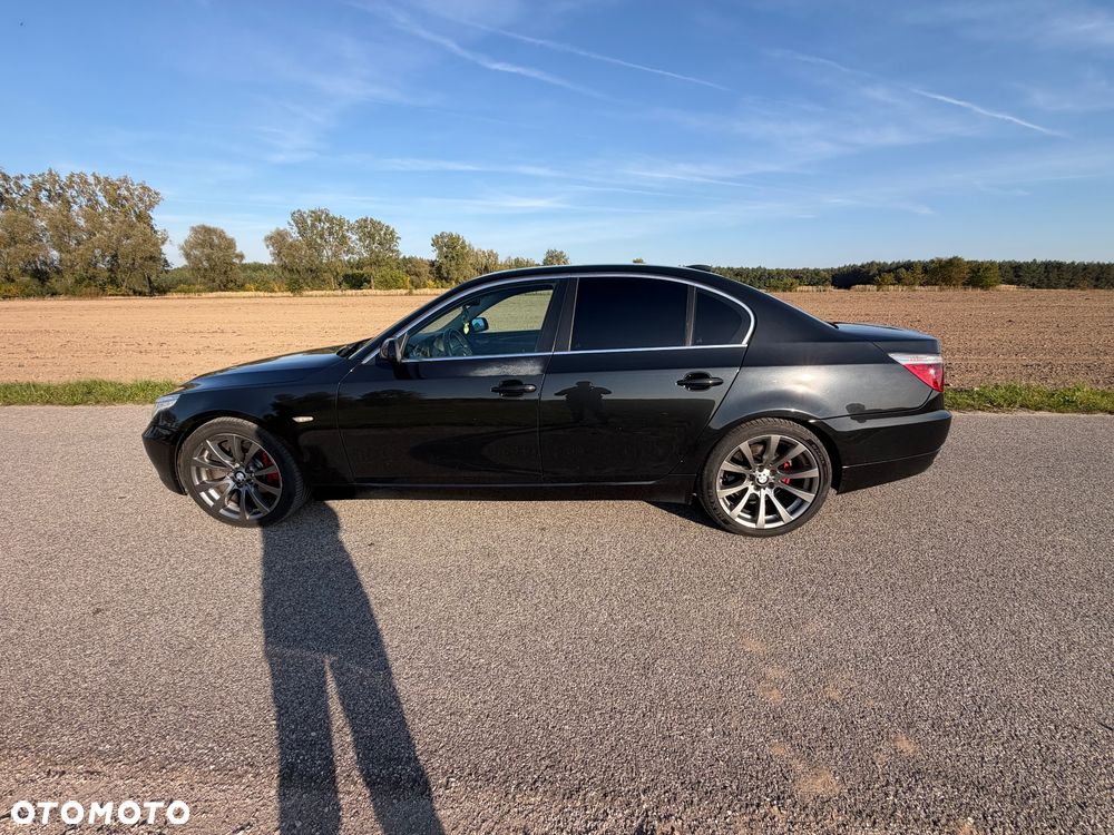 BMW E60 2008 photo 2