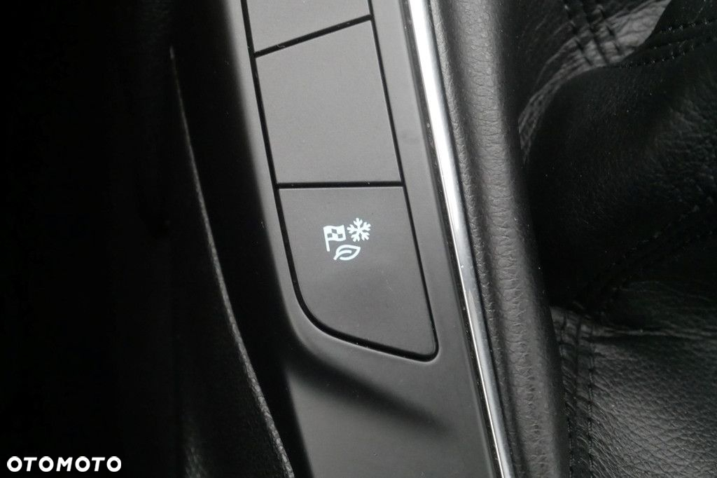 Ford Kuga - 20