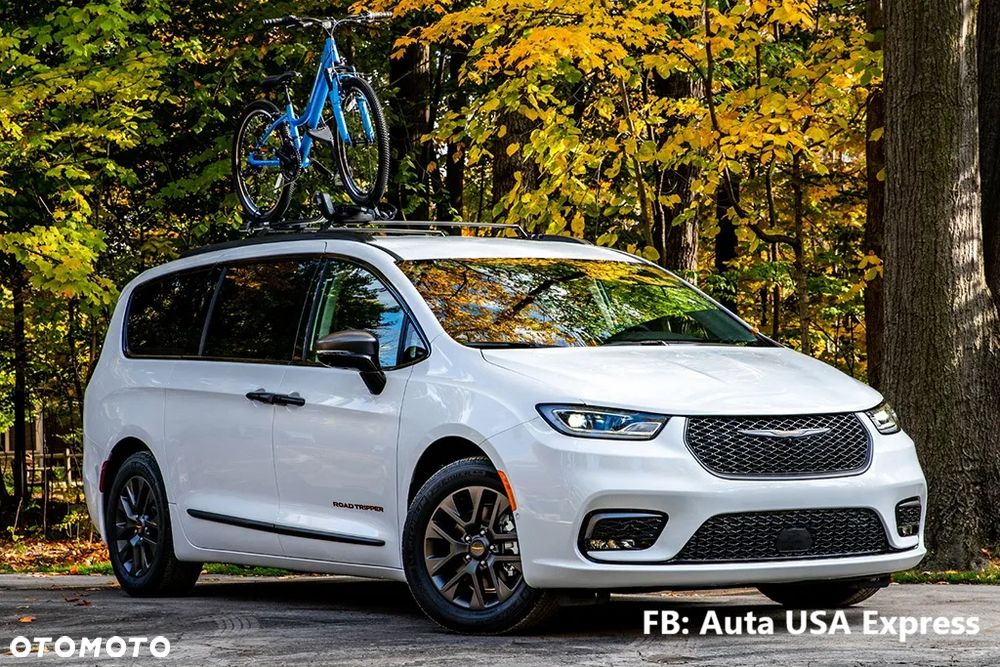 Chrysler Pacifica - 1