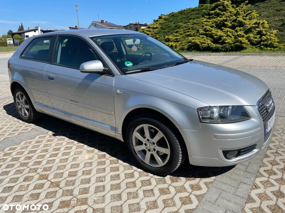 Audi A3 3-drzwiowe 1.6 FSI Attraction - 7