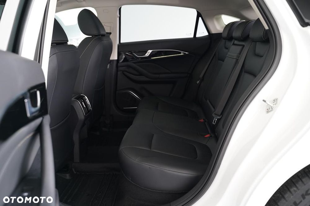 Bestune B70 2.0T Elegance - 11