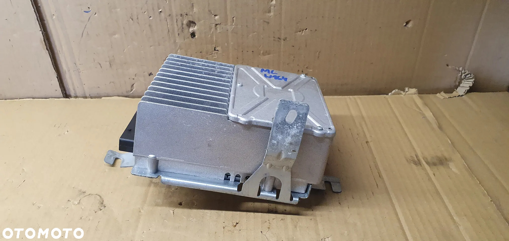 Wzmacniacz nagłośnienia Harman Becker Mercedes ML W164 A2518209589 - 4