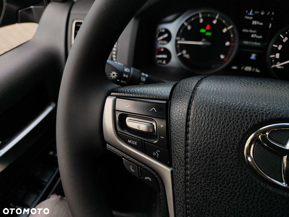 Toyota Land Cruiser - 19