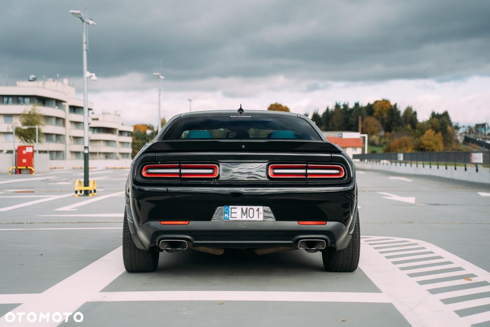 Dodge Challenger - 6