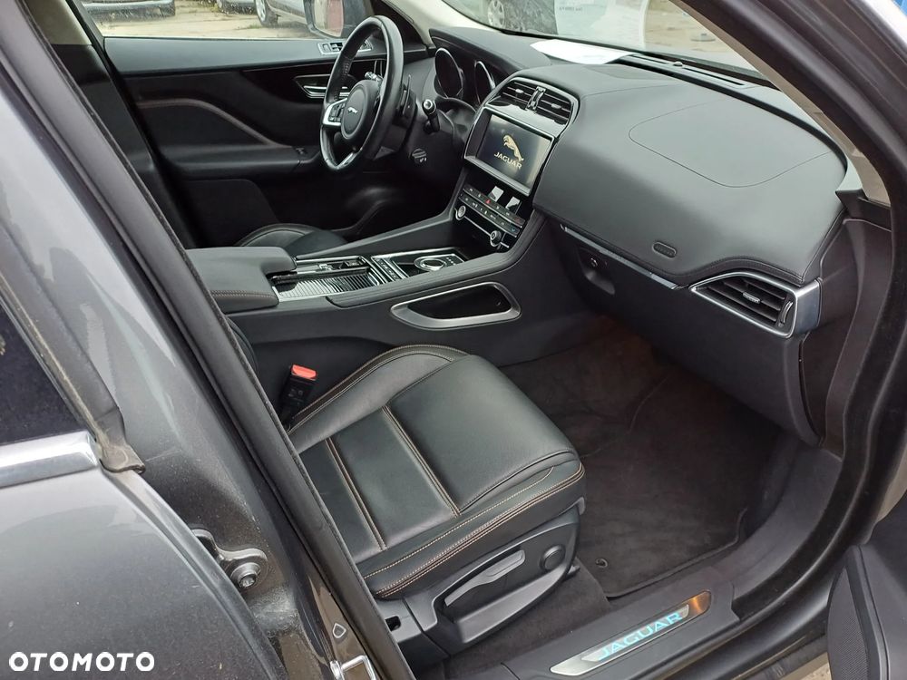 Jaguar F-Pace - 13
