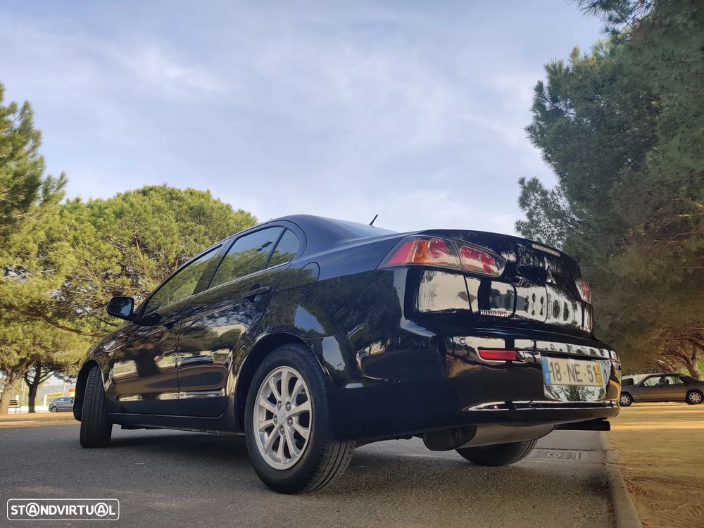 Mitsubishi Lancer 1.6 Invite Black Edition ClearTec - 10