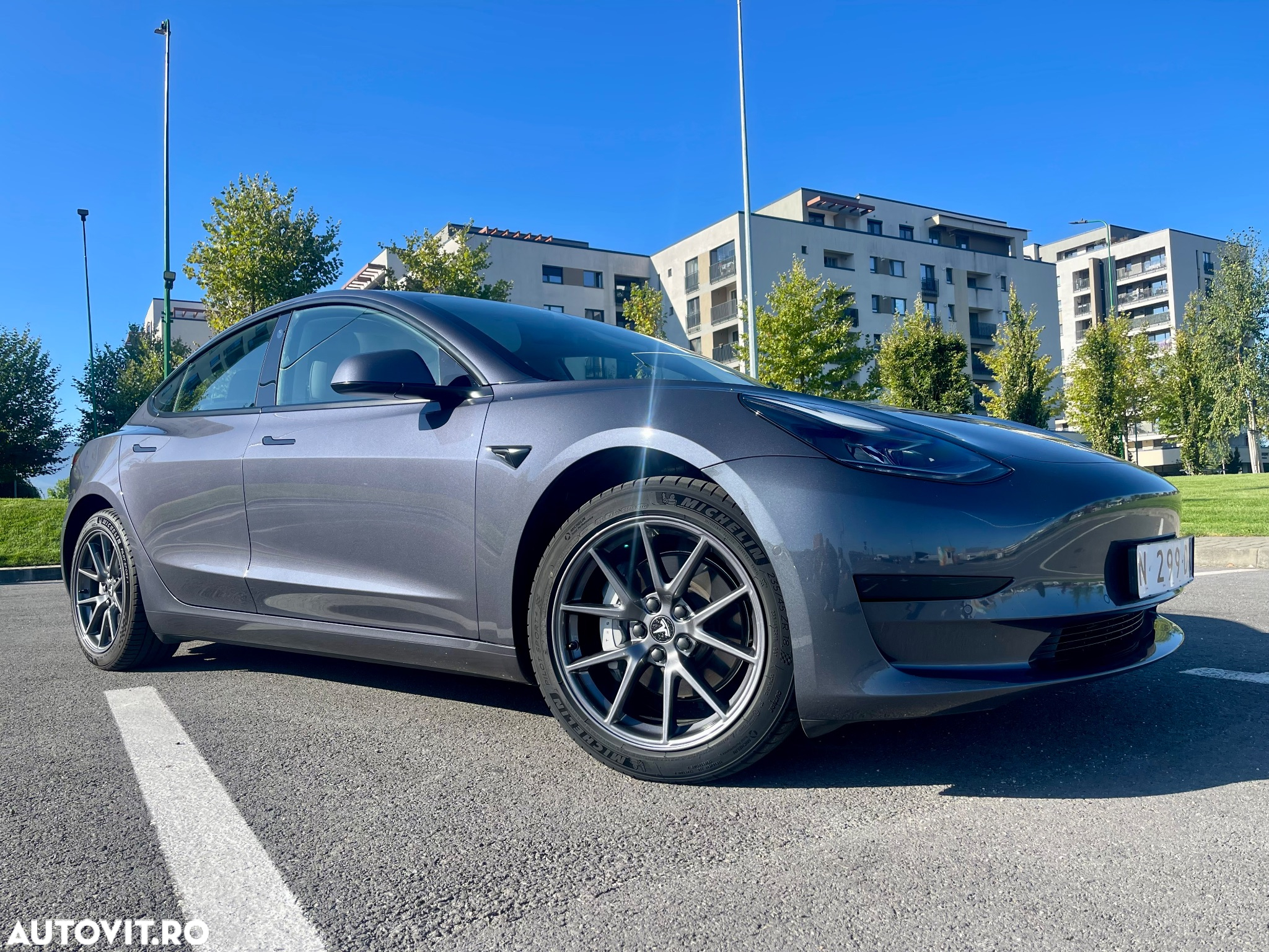 Tesla Model 3 Standard Reichweite Plus Hinterradantrieb - 8