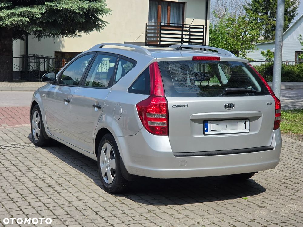 Kia Ceed - 1