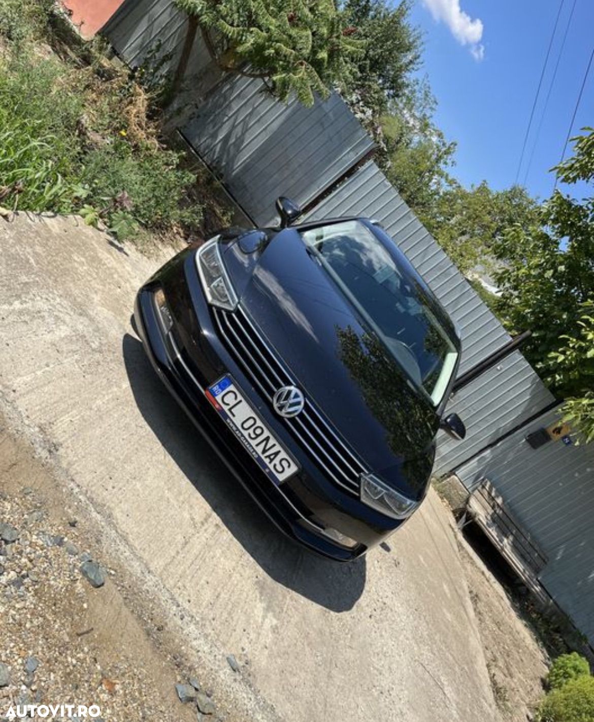 Volkswagen Passat - 1