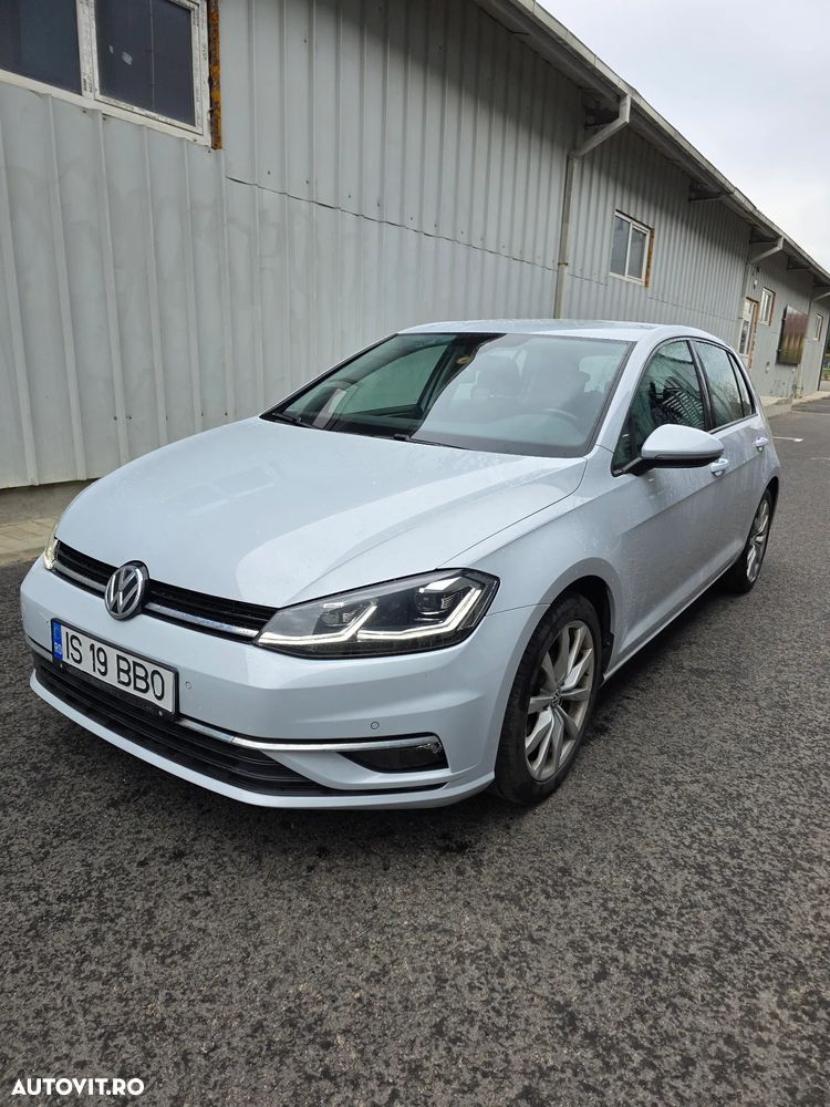 Volkswagen Golf - 1