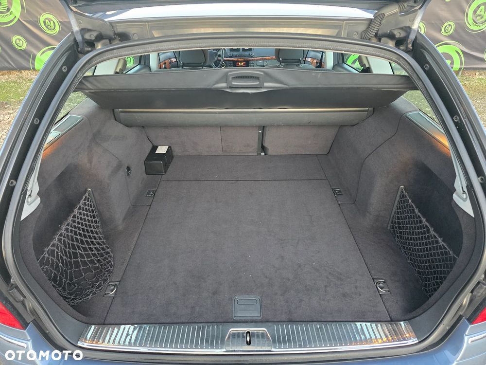 Mercedes-Benz Klasa E - 27