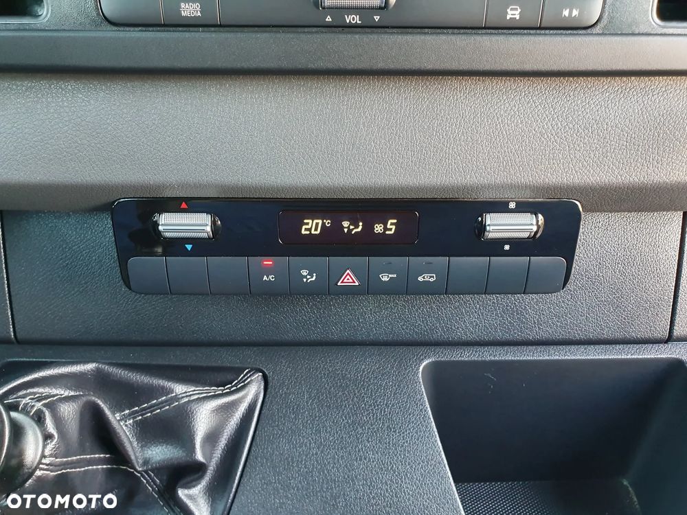 Mercedes-Benz Sprinter - 33