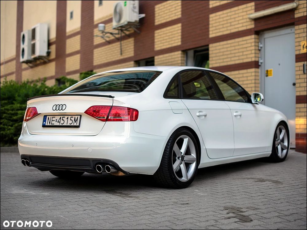 Audi A4 Limousine - 8