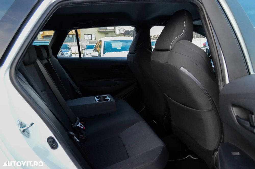 Toyota Corolla 1.8 Hybrid Comfort - 29