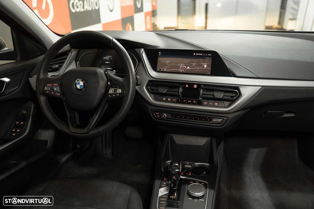 BMW 116 i Aut. Advantage - 12