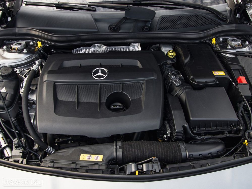 Mercedes-Benz CLA 180 d Shooting Brake AMG Line - 42