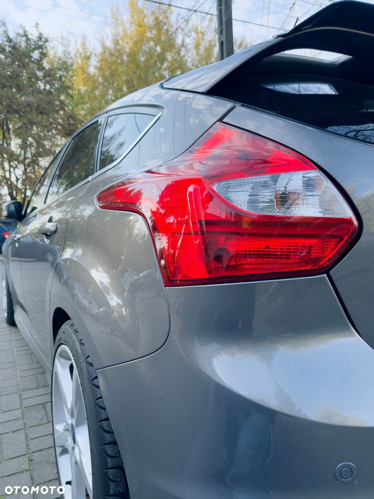 Ford Focus 1.6 EcoBoost Titanium - 9