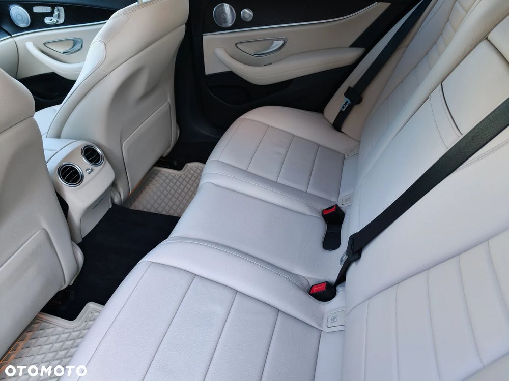 Mercedes-Benz Klasa E 220 d 4-Matic Avantgarde - 25