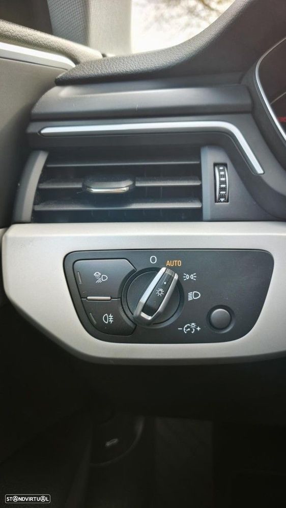 Audi A4 Avant 30 TDI S tronic - 29