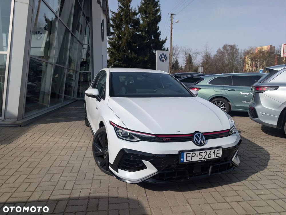 Volkswagen Golf - 1