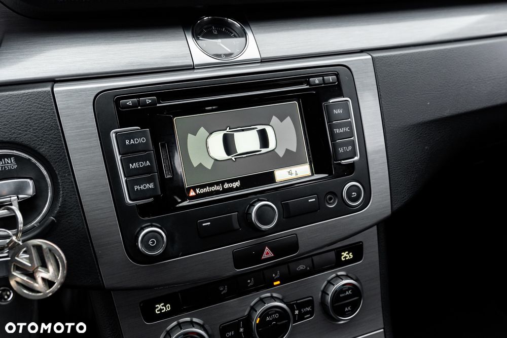 Volkswagen Passat - 38