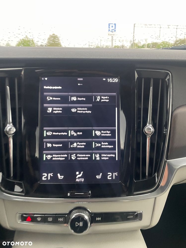 Volvo V90 Cross Country T6 AWD - 8