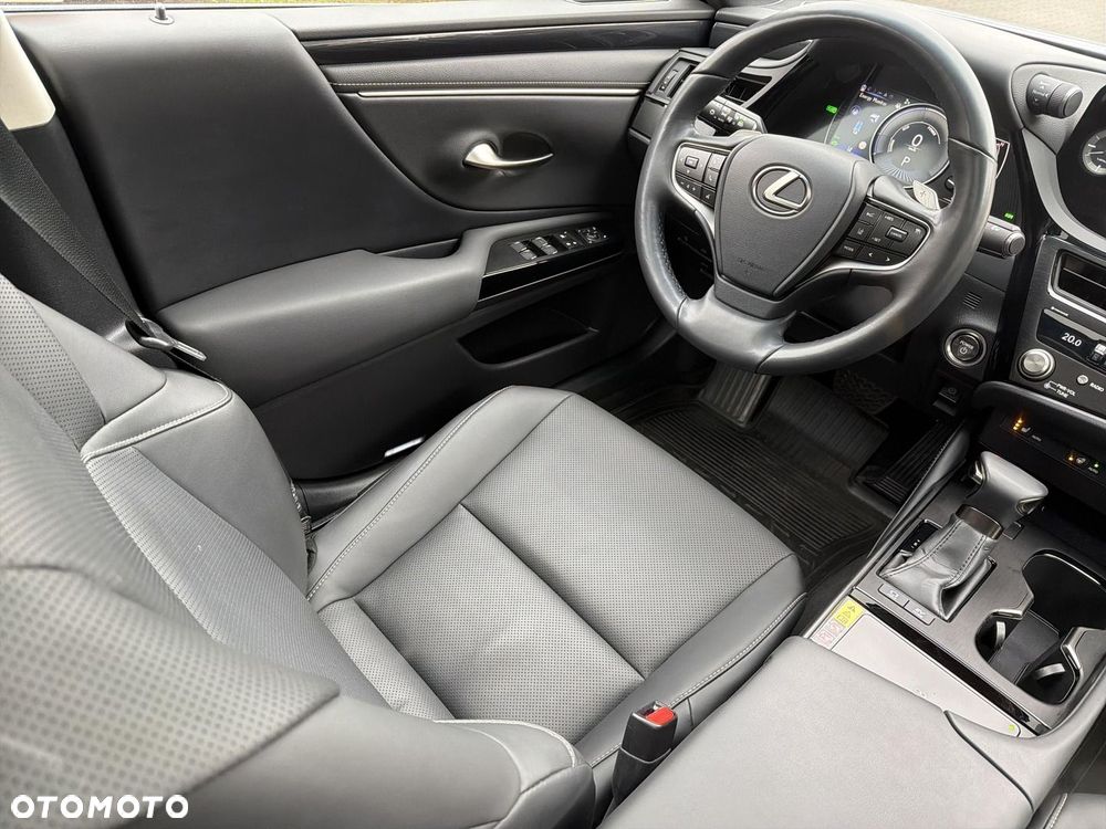 Lexus ES 300h Business Edition - 12