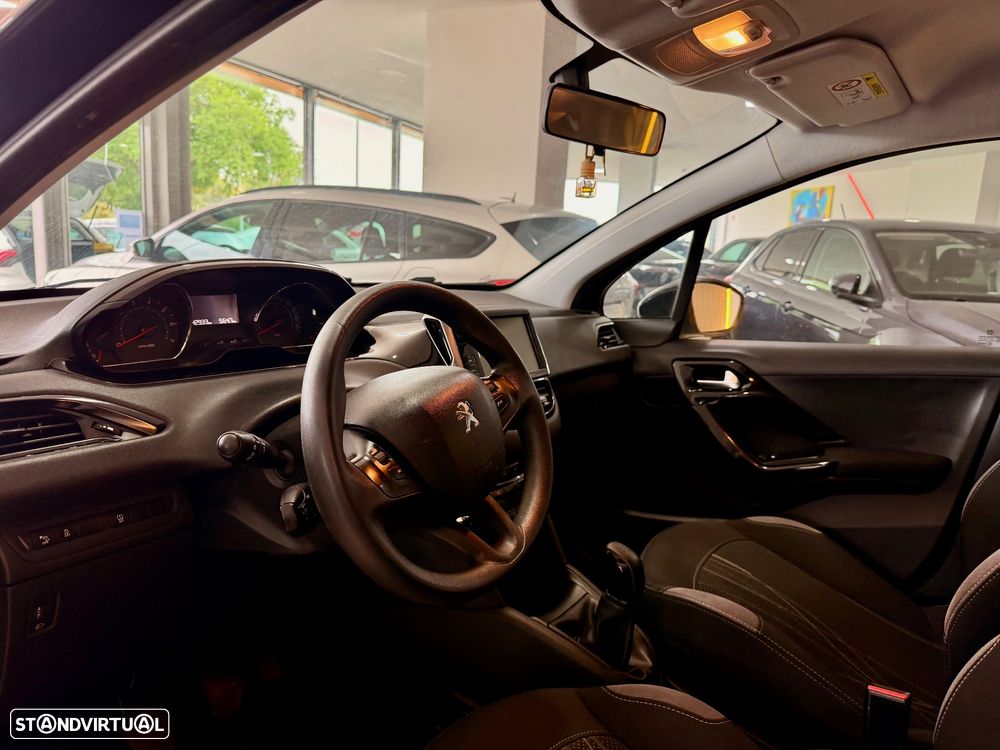 Peugeot 208 82 PureTech Style - 11