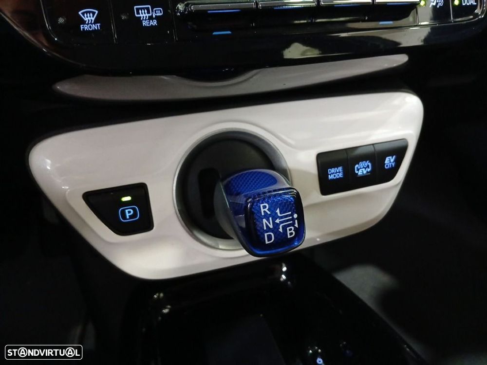 Toyota Prius - 30