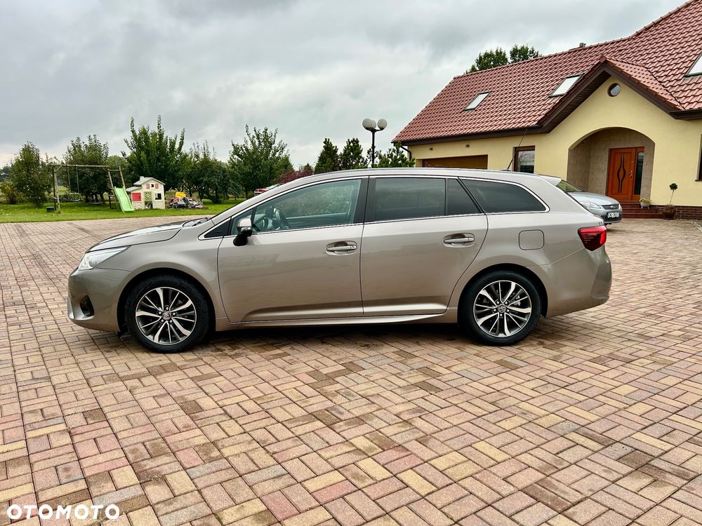 Toyota Avensis Touring Sports 1.6 D-4D - 22