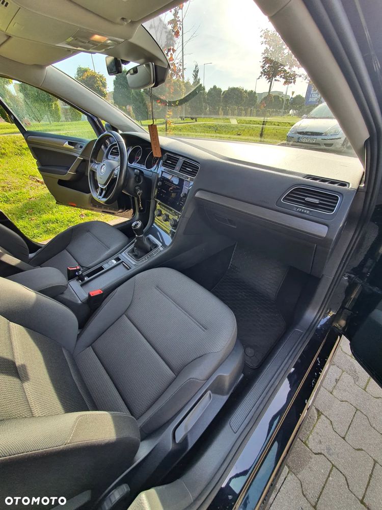 Volkswagen Golf - 18