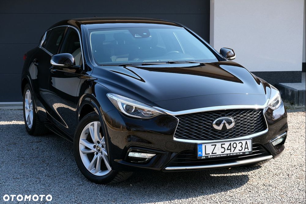 Infiniti Q30 - 15