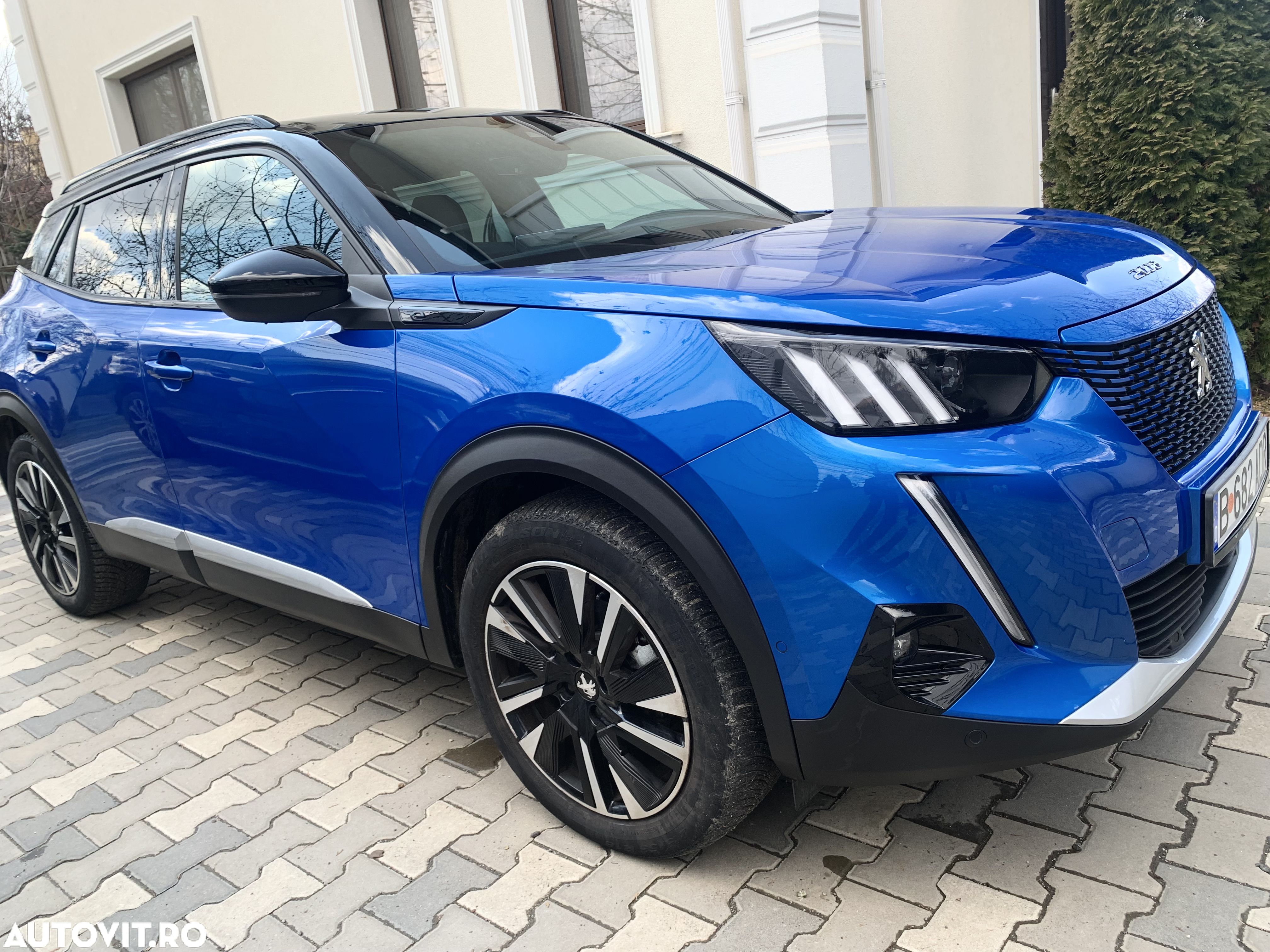 Peugeot 2008 e-2008 GT Line - 1