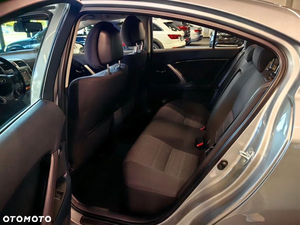 Toyota Avensis 1.8 Prestige - 8