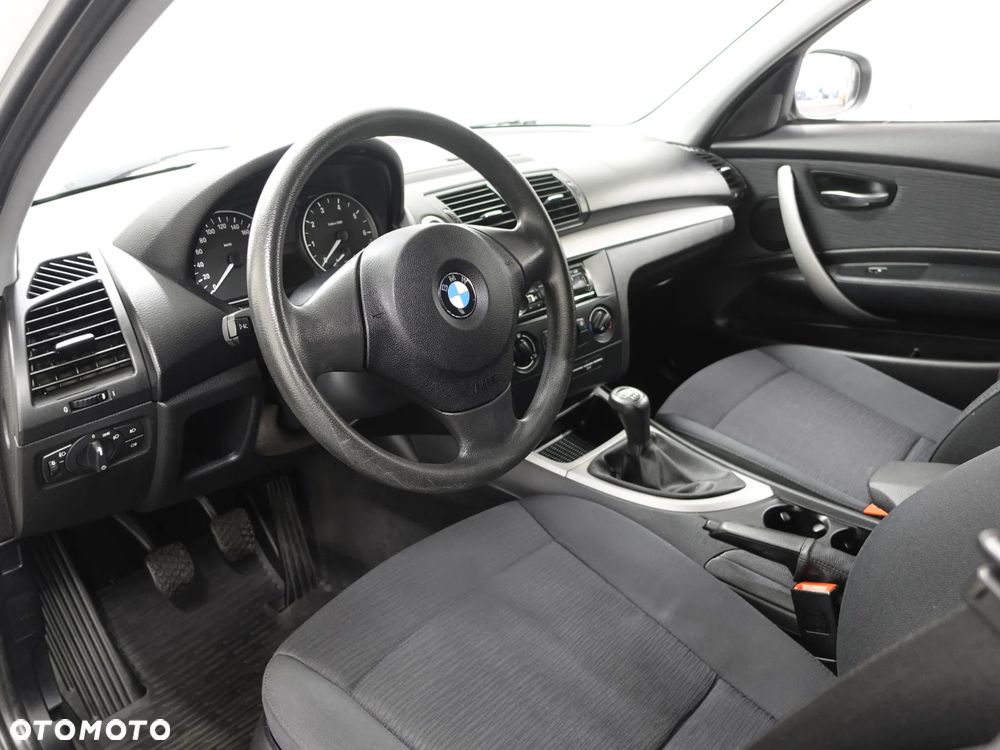 BMW Seria 1 116i - 19