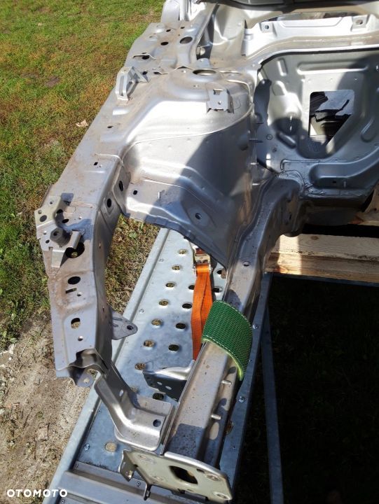 MAZDA 3 2013-18 Prawa ĆWIARTKA fartuch podłużnica - 2