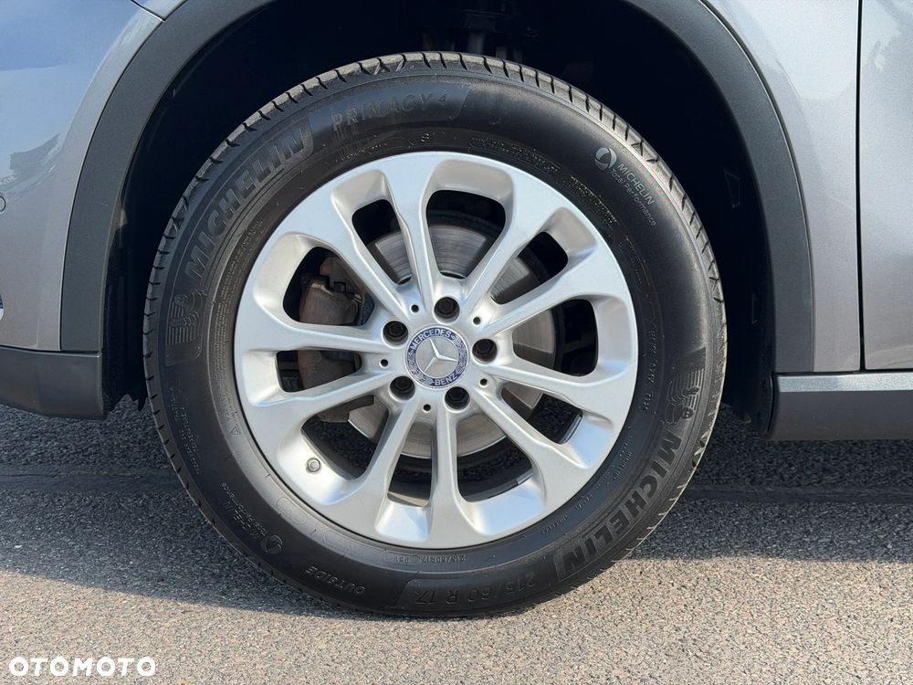 Mercedes-Benz GLA 180 7G-DCT - 8