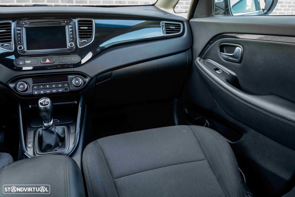 Kia Carens 1.7 CRDi ISG EX - 16