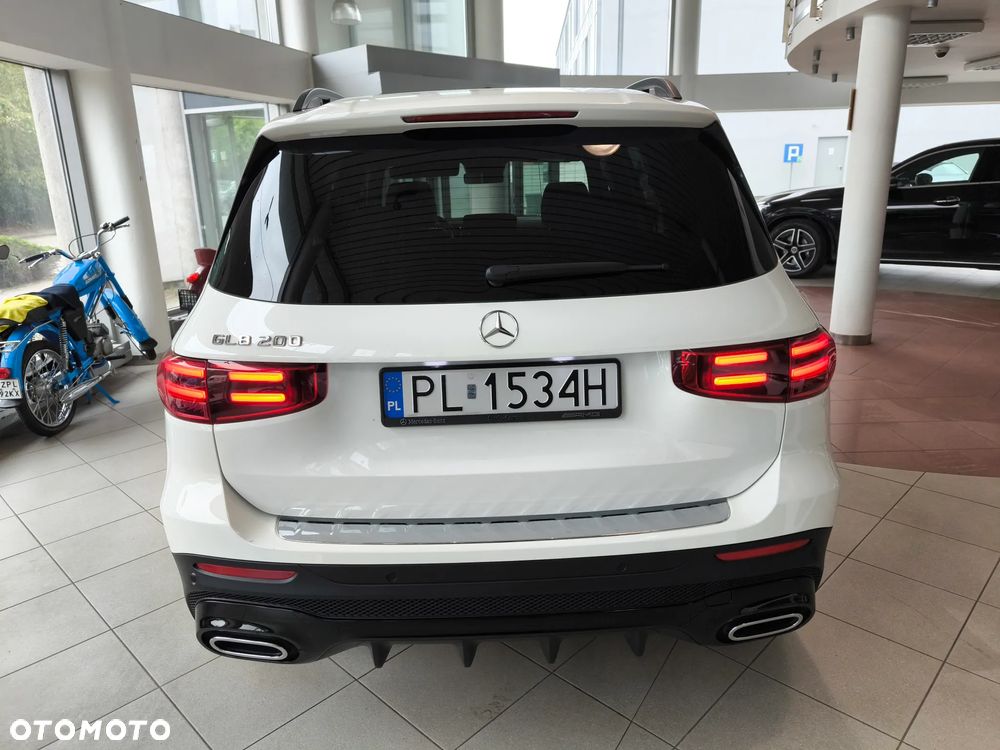 Mercedes-Benz GLB 200 AMG Line 7G-DCT - 8