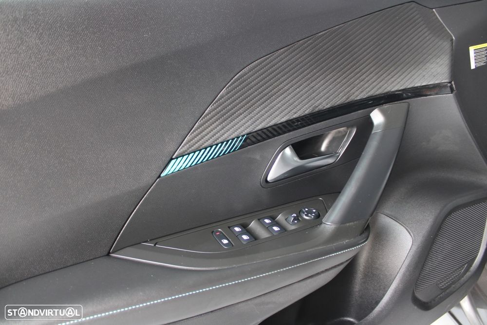 Peugeot 2008 1.2 PureTech Allure - 15