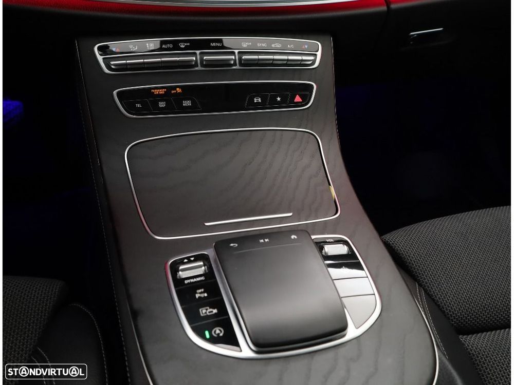 Mercedes-Benz E 220 d AMG Line - 33