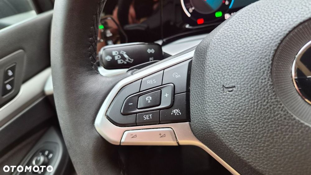 Volkswagen Golf Variant 2.0 TDI Life Plus DSG - 32
