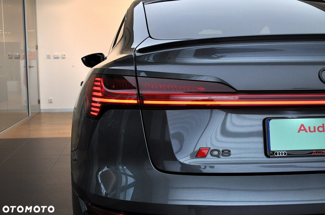 Audi Q8 - 11