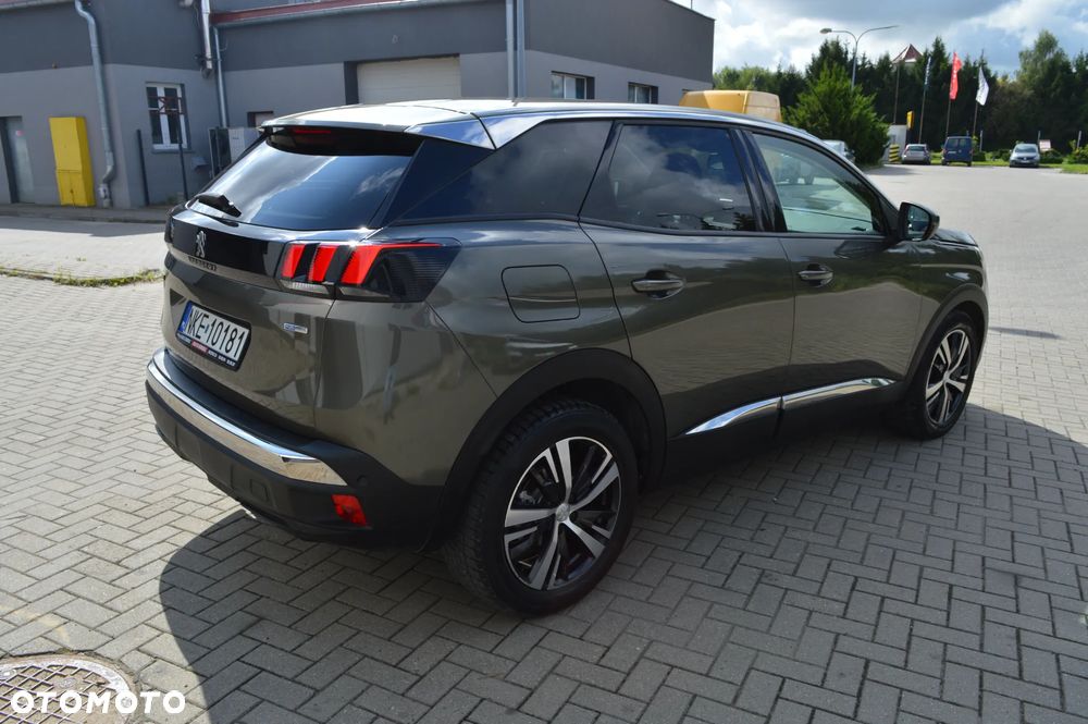 Peugeot 3008 1.2 PureTech Allure S&S - 9