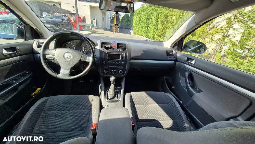 Volkswagen Golf 1.6 Comfortline - 4