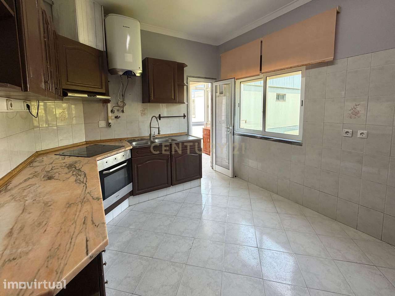 Apartamento T3 transformado em T2 | Amora - Grande imagem: 2/14