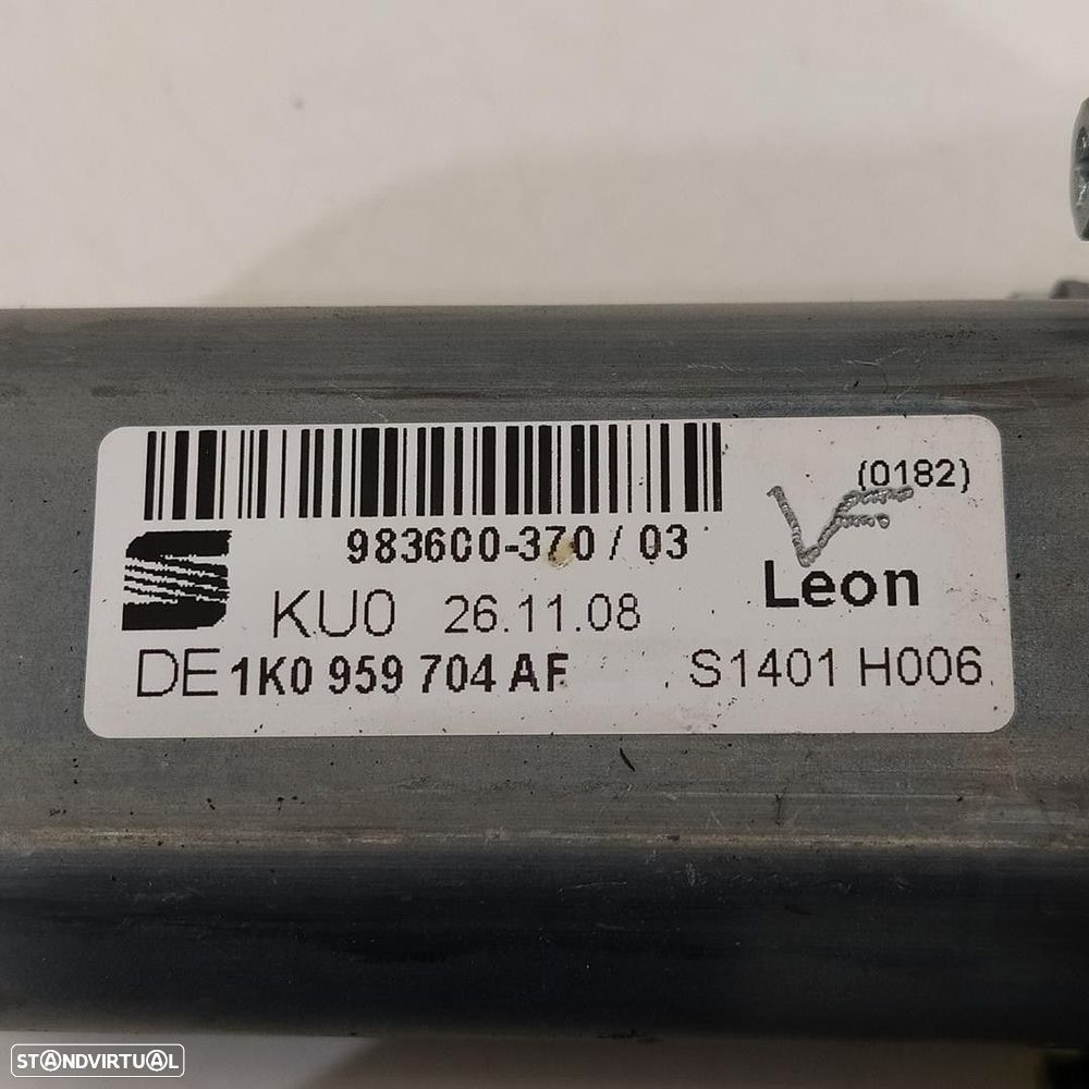 MOTOR ELEVADOR DE VIDRO TRASEIRO DIREITO SEAT LEON 2009 -1K0959704AF - 5